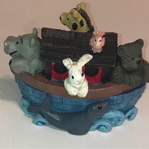 Collectors Item Hallmark Noah’s Ark Children’s Keepsake EUC